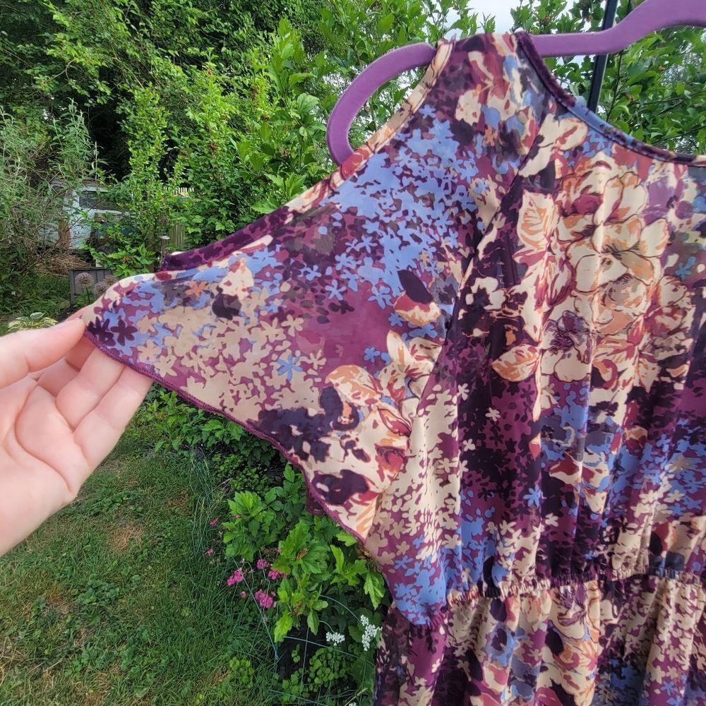 Cold Shoulder Midi Dress - Picture 6 of 9
